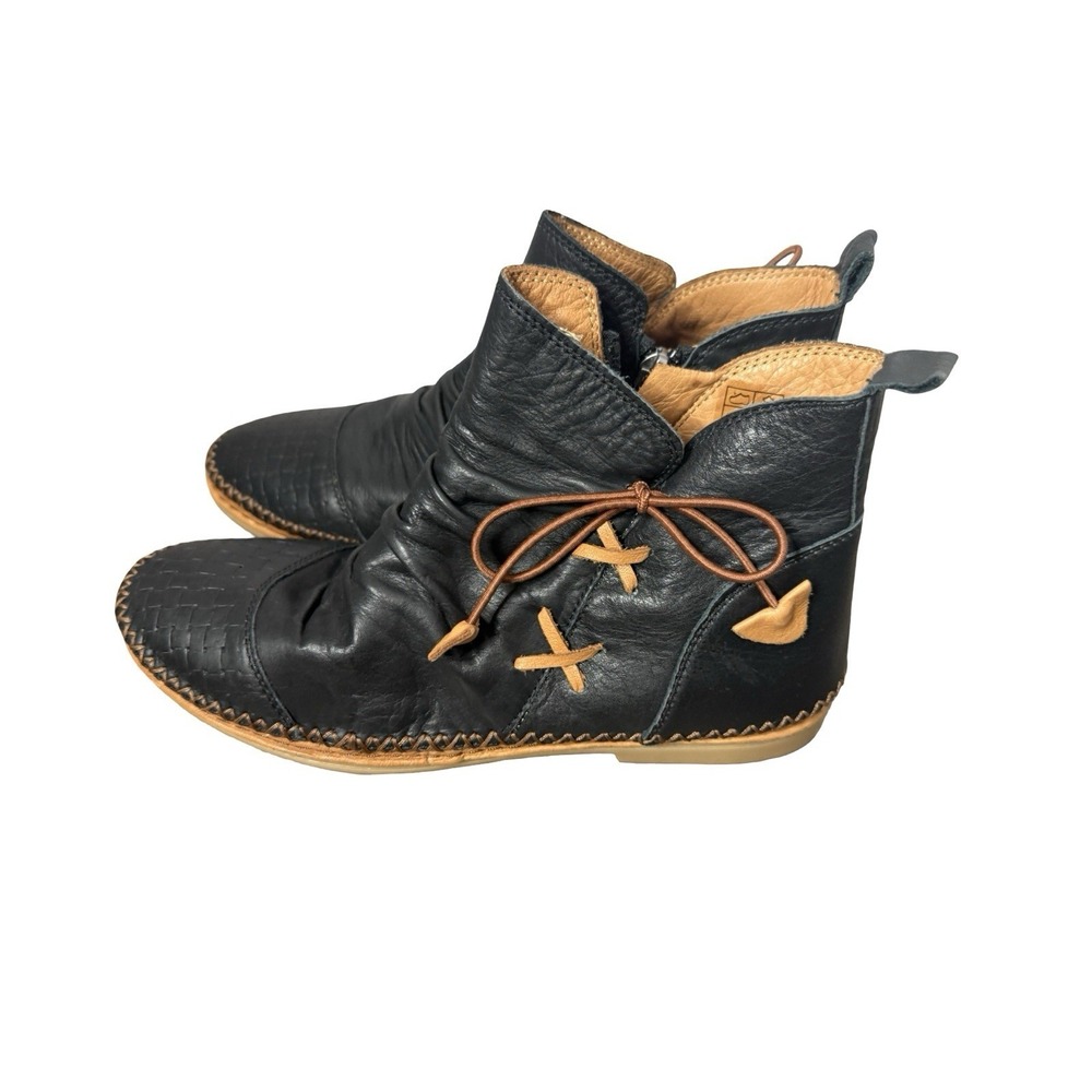 Spring Step Black and Tan Leather Ankle Boots